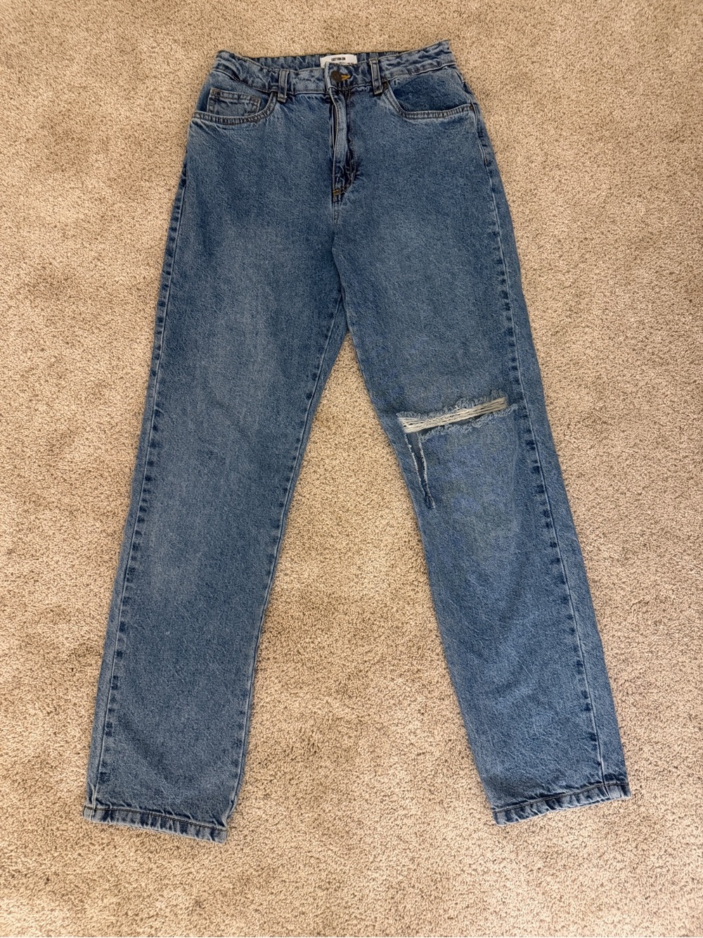 Cotton On Men's Medium Blue Relaxed Straight Jeans with Knee Rip